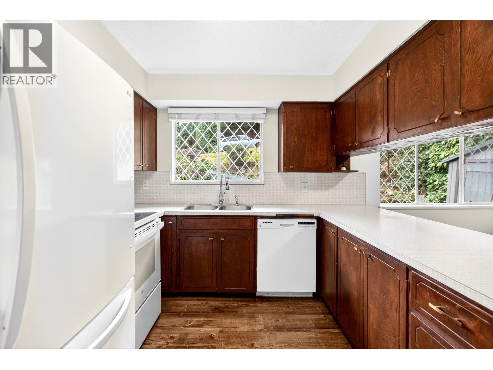 3362 Viewmount Drive, Port Moody, British Columbia  V3H 2L7 - Photo 8 - R3163098