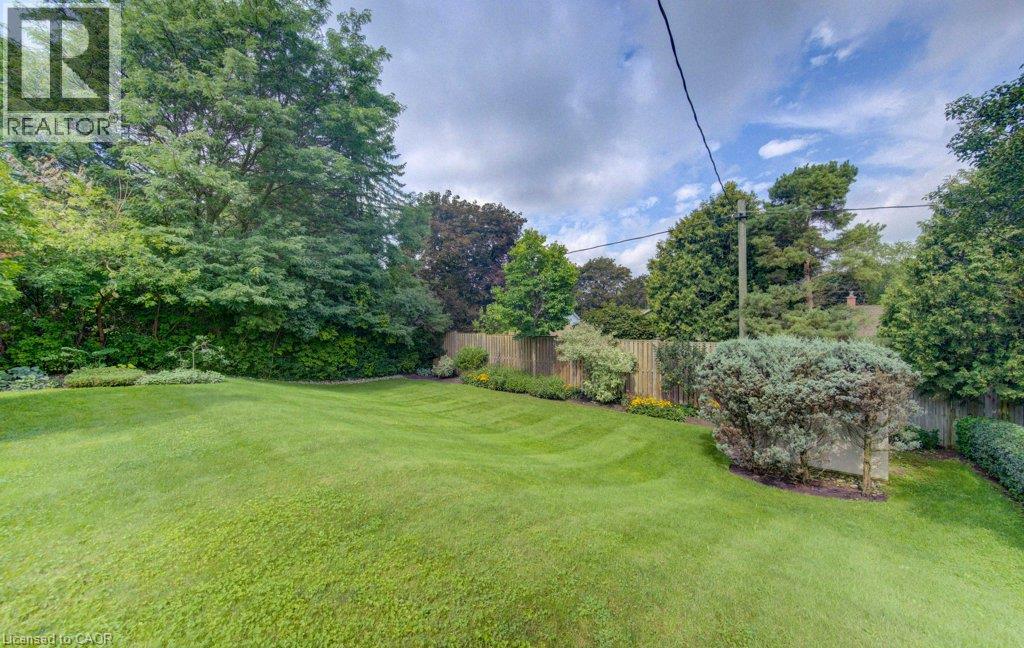 204 Stanley Drive, Waterloo, Ontario  N2L 1H4 - Photo 11 - 40860431