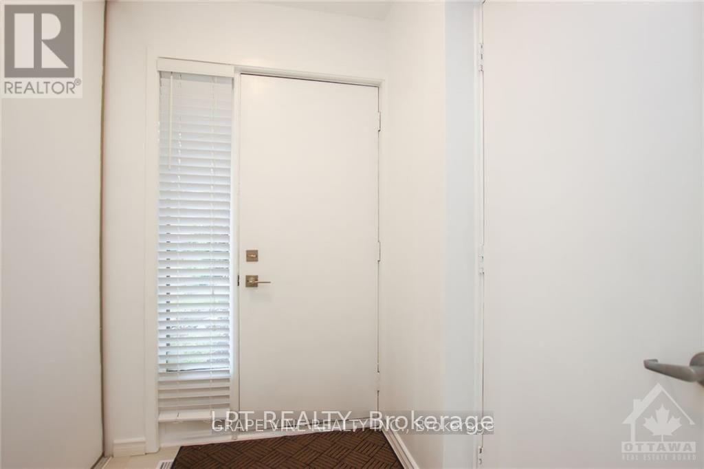 121 Erin Crescent, Ottawa, Ontario  K1V 9Z3 - Photo 2 - X13761724