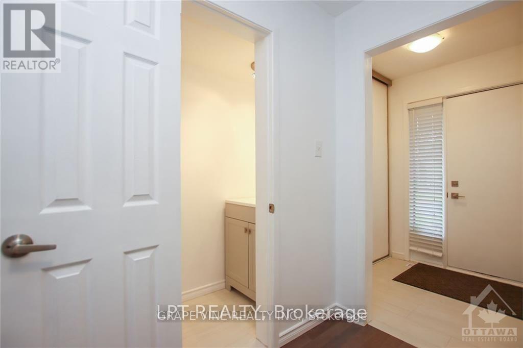 121 Erin Crescent, Ottawa, Ontario  K1V 9Z3 - Photo 3 - X13761724