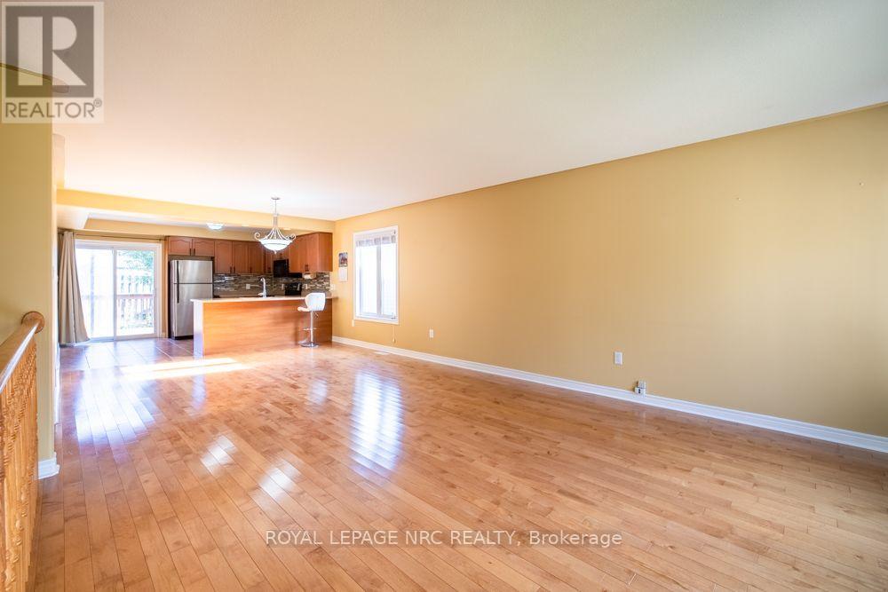 180 Drapers Street, Welland, Ontario  L3C 7N2 - Photo 5 - X13761704