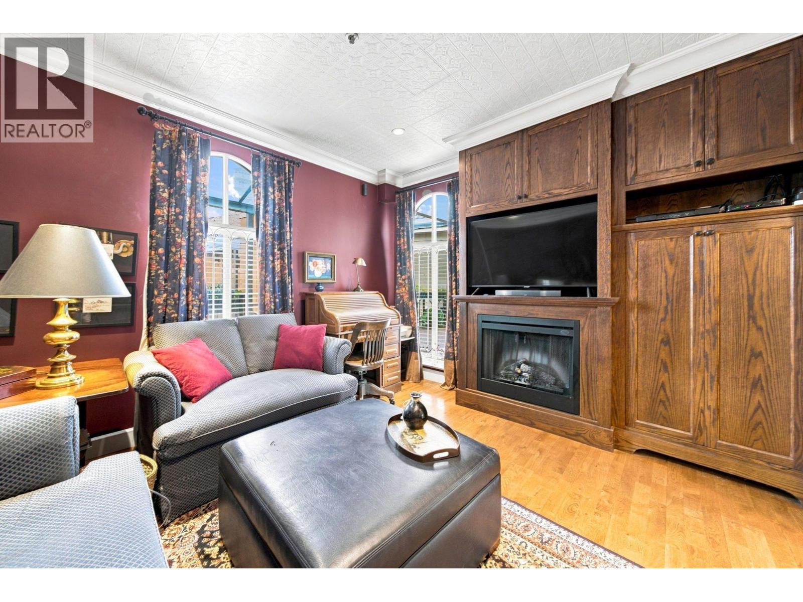 411 3 Renaissance Square, New Westminster, British Columbia  V3M 6K4 - Photo 32 - R3162659