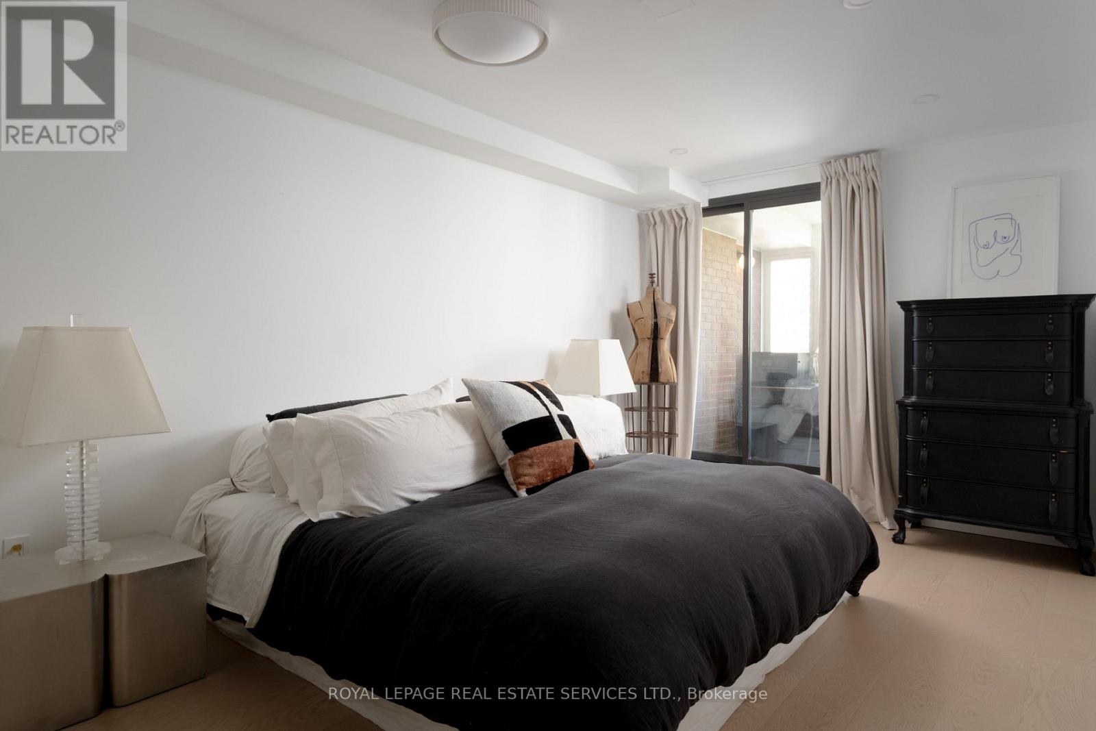402 - 349 St. Clair Avenue W, Toronto, Ontario  M5P 1N3 - Photo 15 - C13761716