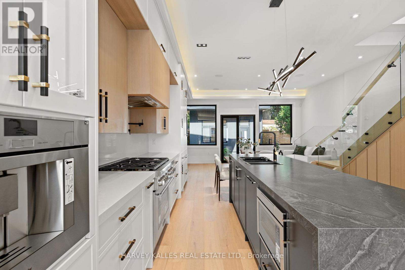 199 Arlington Avenue, Toronto, Ontario  M6C 2Z4 - Photo 9 - C13761786