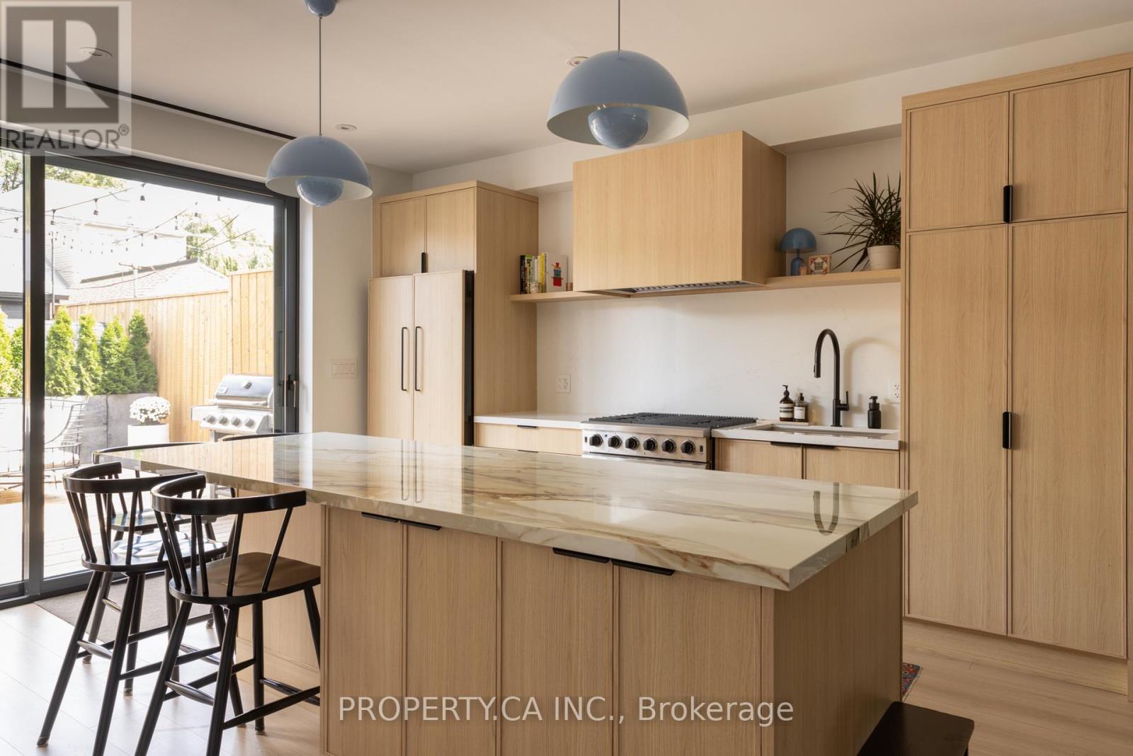 301 Grace Street, Toronto, Ontario  M6G 3A7 - Photo 11 - C13761792