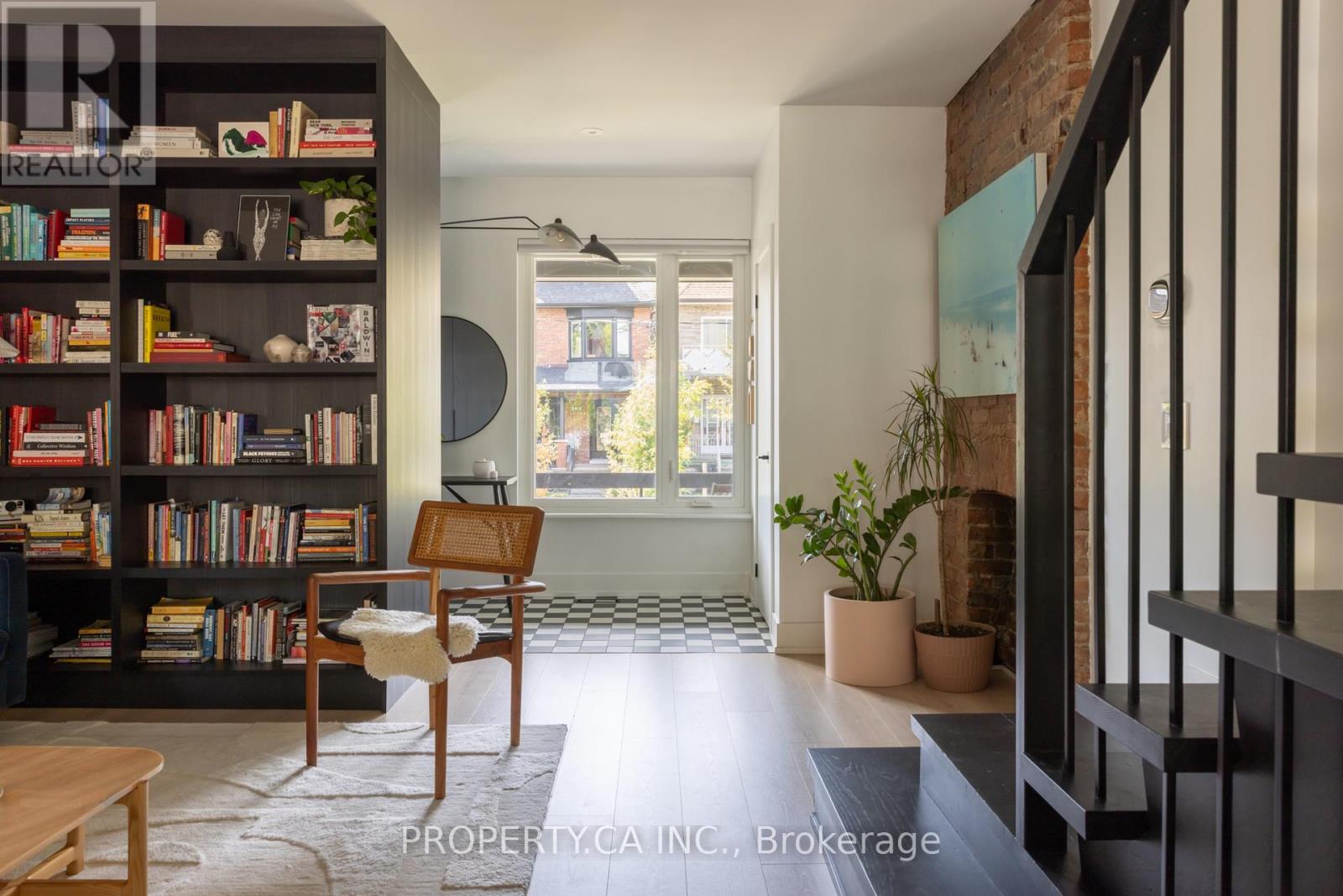 301 Grace Street, Toronto, Ontario  M6G 3A7 - Photo 3 - C13761792