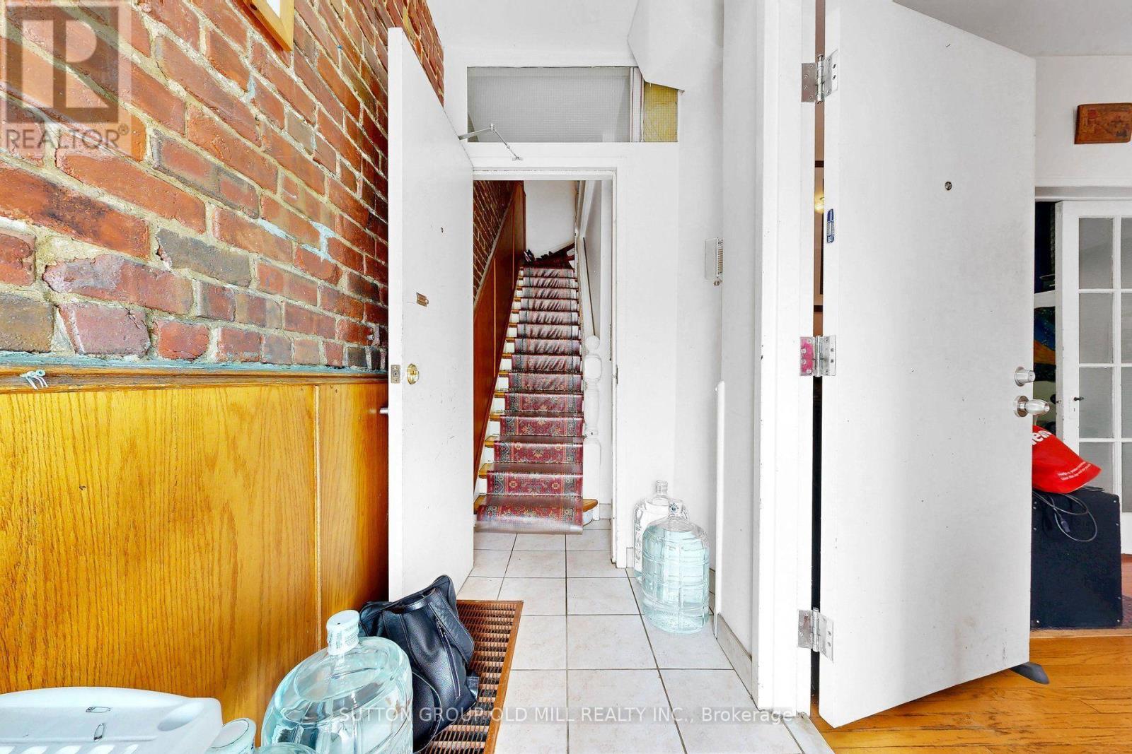 1060 College Street, Toronto, Ontario  M6H 1A9 - Photo 3 - C13761808