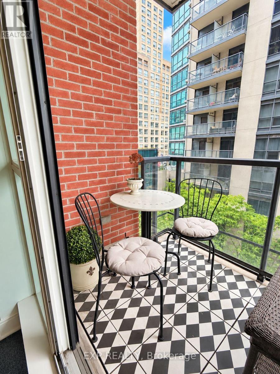 702 - 38 The Esplanade, Toronto, Ontario  M5E 1A5 - Photo 13 - C13761844