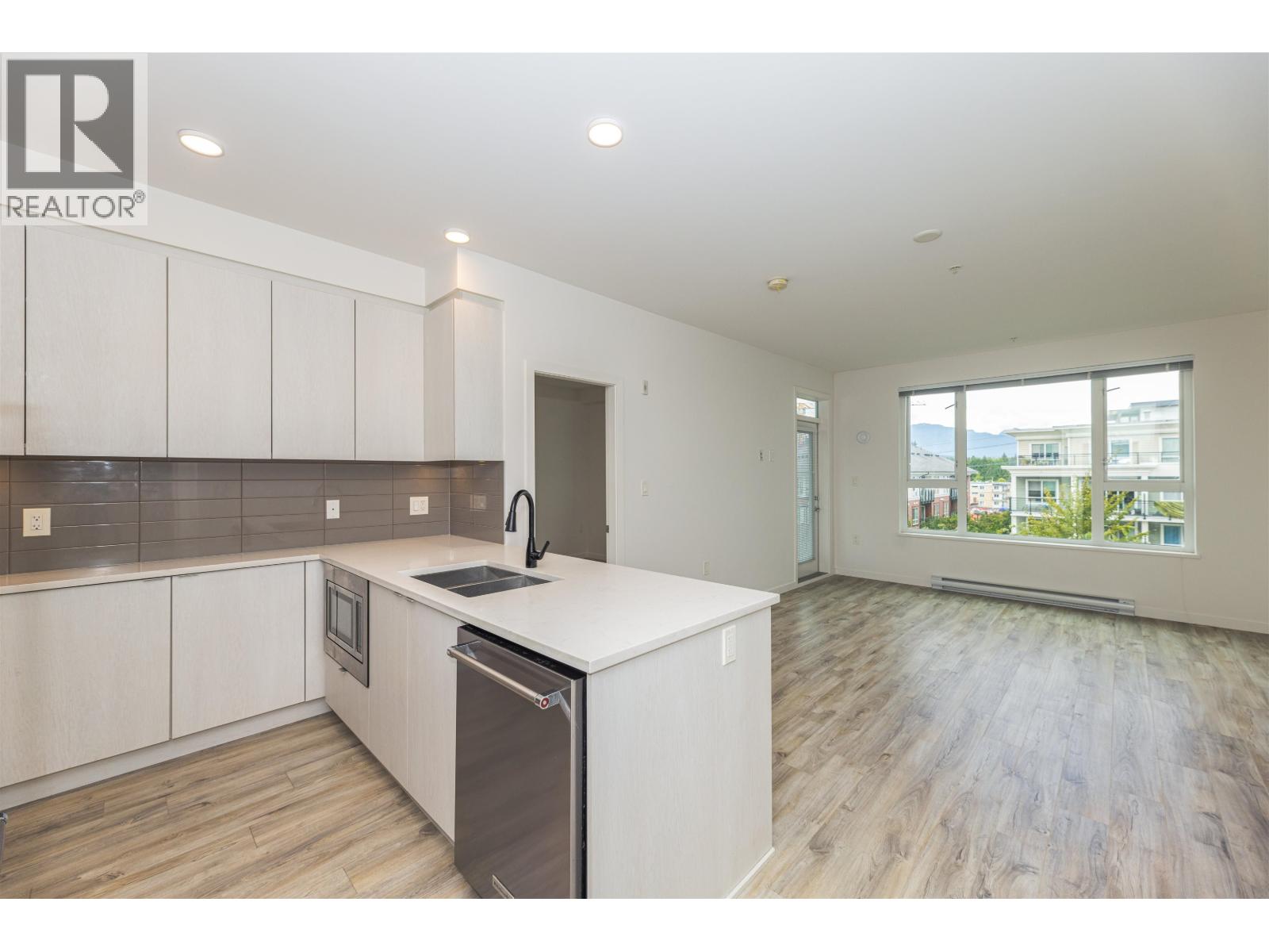 315 621 Regan Avenue, Coquitlam, British Columbia  V3J 0K1 - Photo 4 - R3162849