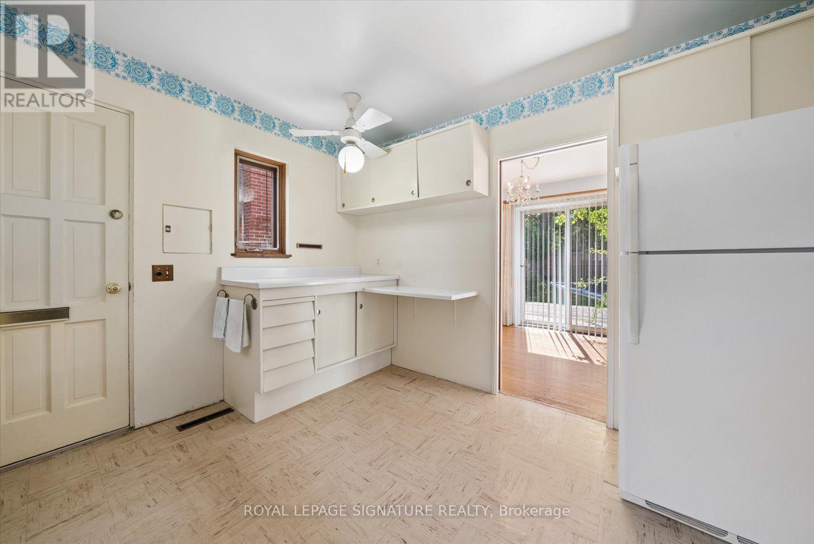17 Lesterwood Crescent, Toronto, Ontario  M1P 3L5 - Photo 16 - E13761706