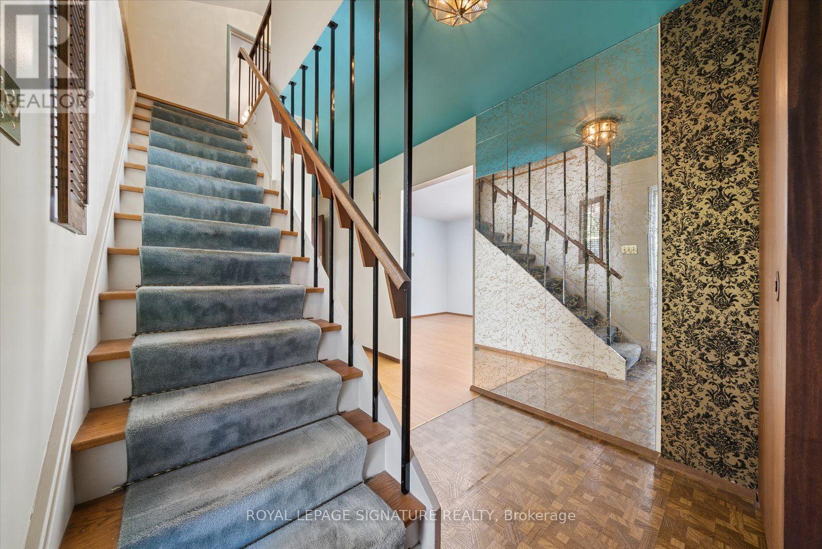 17 Lesterwood Crescent, Toronto, Ontario  M1P 3L5 - Photo 5 - E13761706