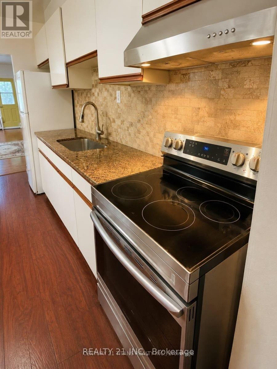 8 Mack Avenue, Toronto, Ontario  M1L 1L9 - Photo 12 - E13761784