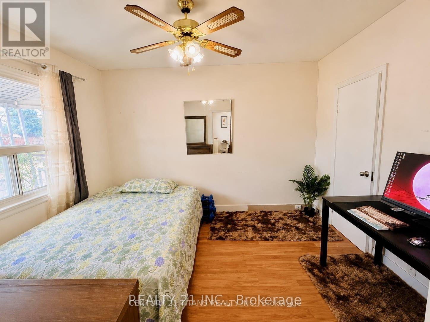 8 Mack Avenue, Toronto, Ontario  M1L 1L9 - Photo 7 - E13761784