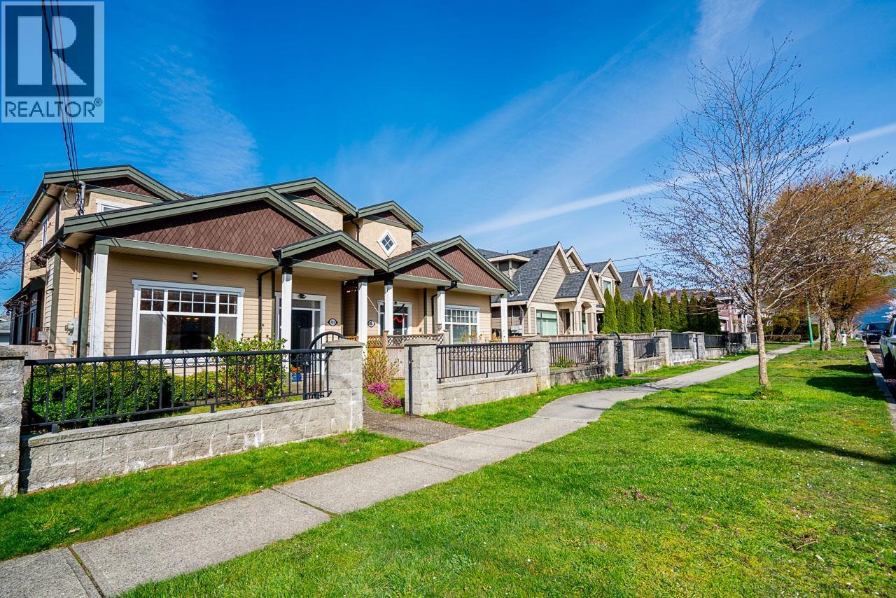 903 Cliff Avenue, Burnaby, British Columbia  V5A 2J4 - Photo 3 - R3163129