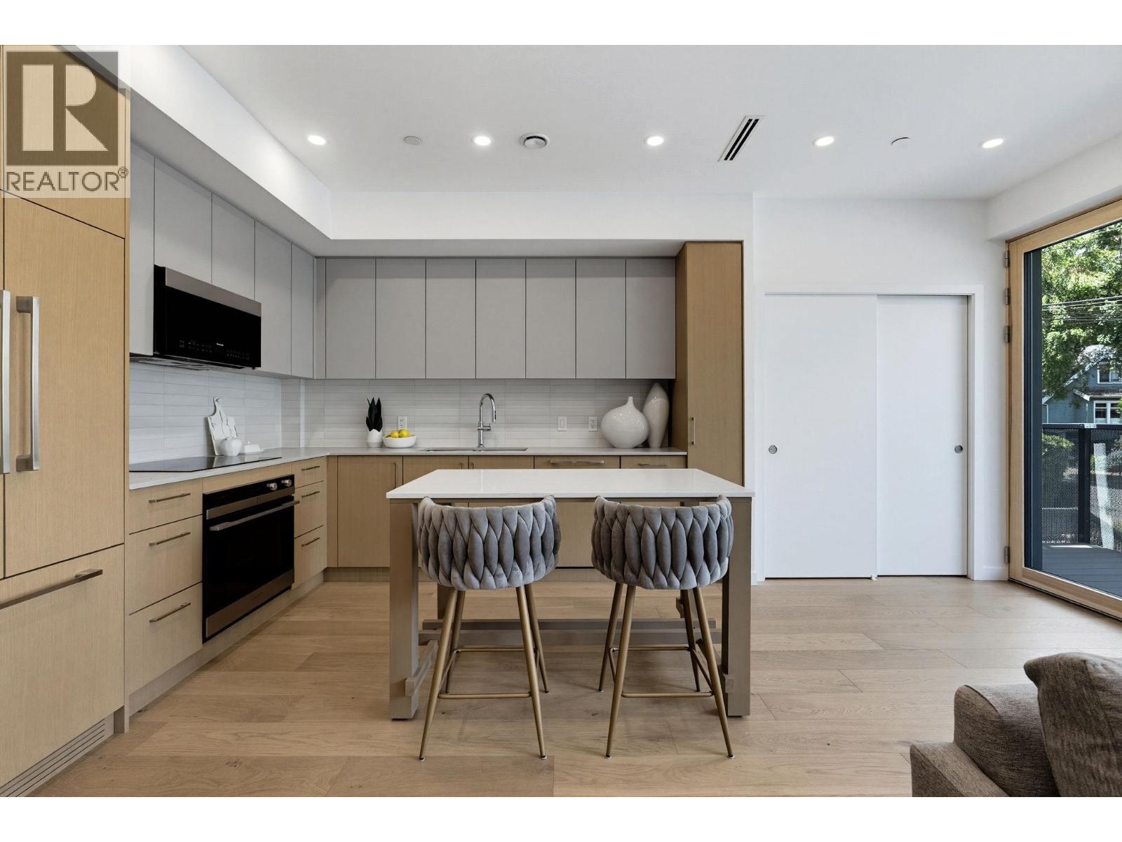 1 60 E 17th Avenue, Vancouver, British Columbia  V5V 1A2 - Photo 2 - R3163132