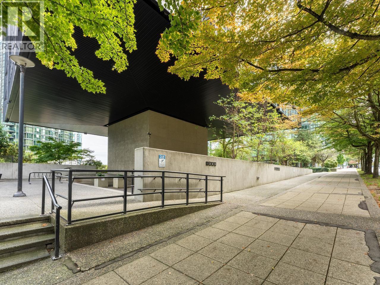 1113 1333 Georgia Street, Vancouver, British Columbia  V6E 4V3 - Photo 2 - R3163193