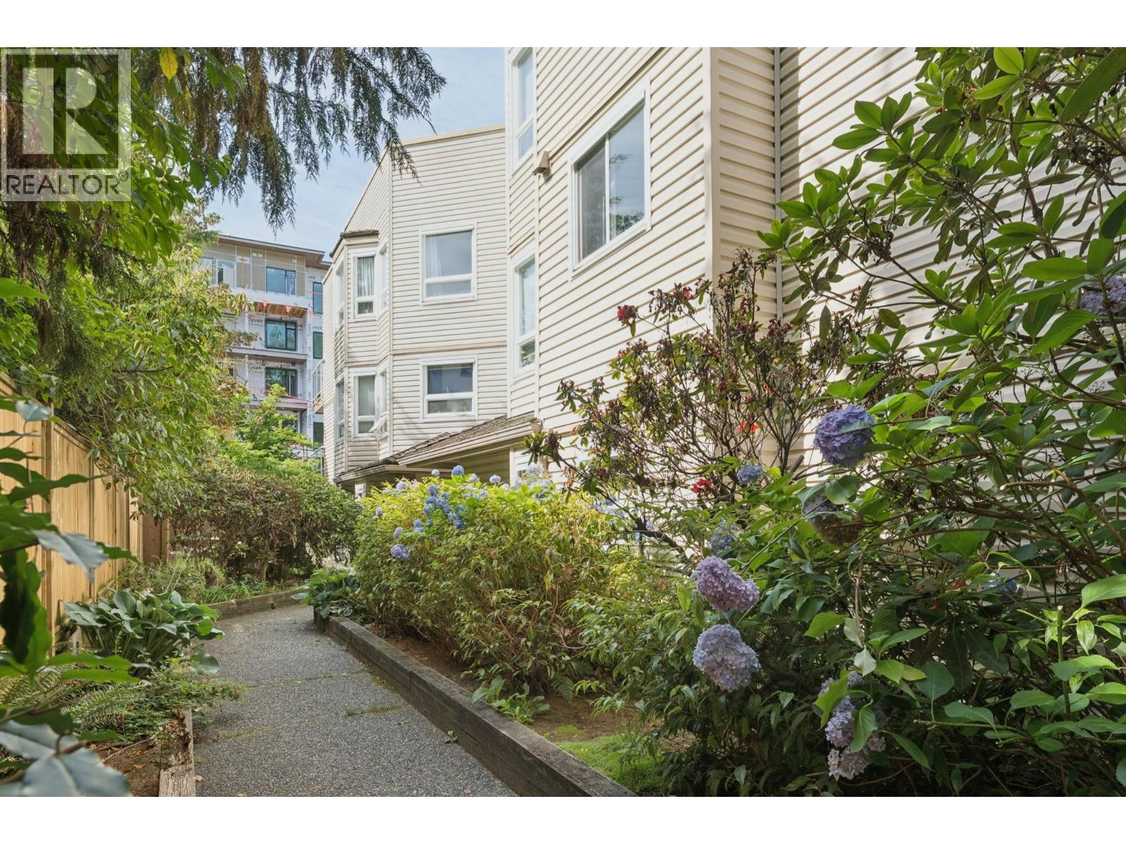 304 827 W 16th Street, North Vancouver, British Columbia  V7P 1R2 - Photo 15 - R3163205