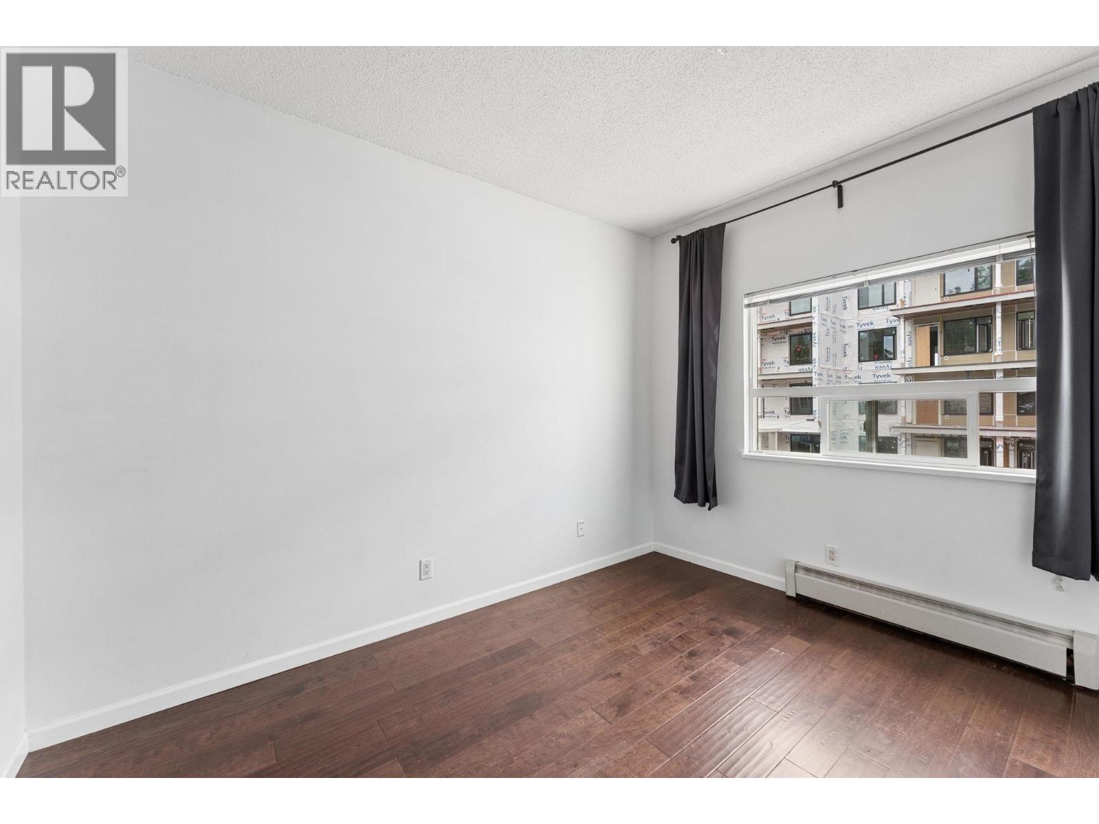 304 827 W 16th Street, North Vancouver, British Columbia  V7P 1R2 - Photo 8 - R3163205