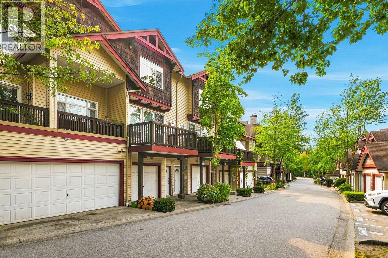 27 15 Forest Park Way, Port Moody, British Columbia  V3H 5G7 - Photo 2 - R3163218