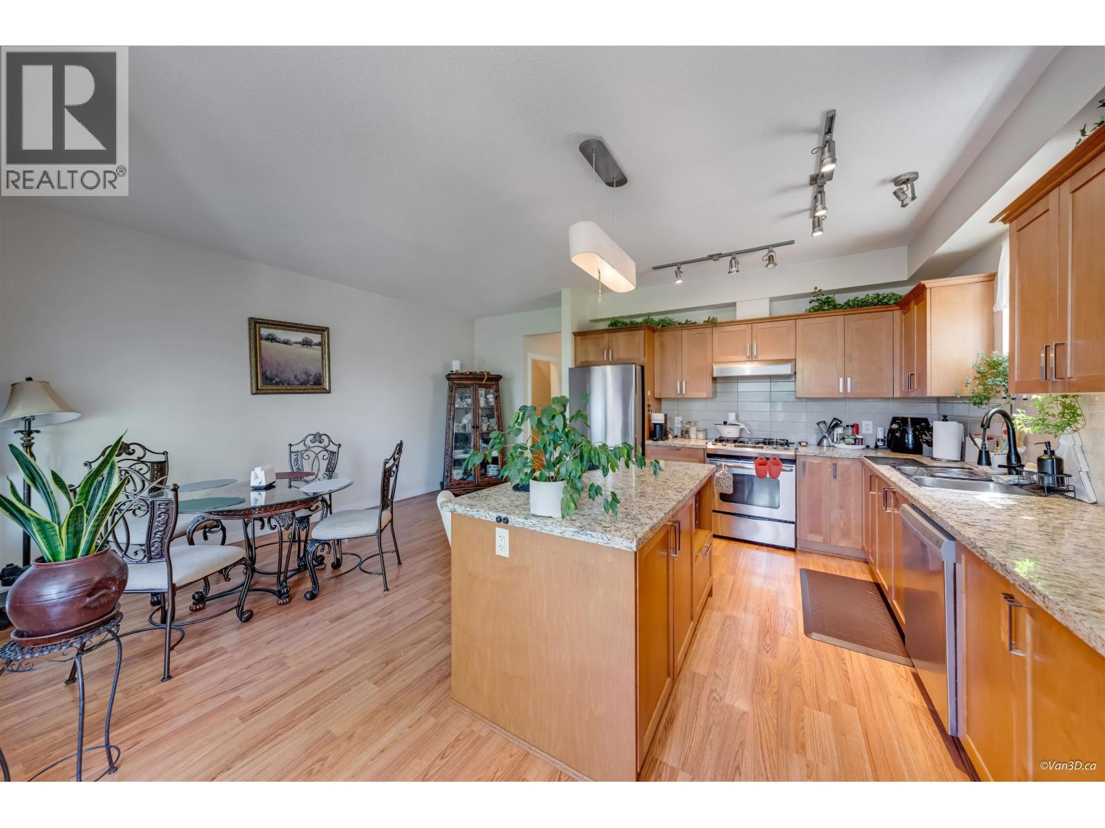 1412 Marguerite Street, Coquitlam, British Columbia  V3E 0A7 - Photo 9 - R3163226