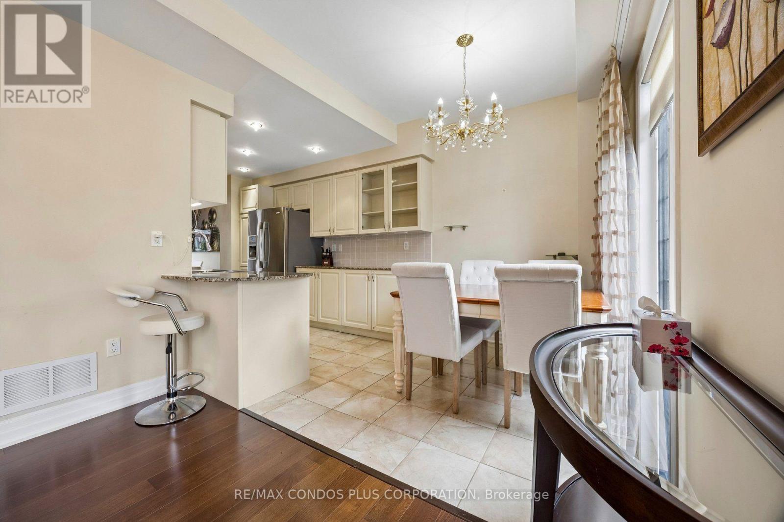 96 North Park Road, Vaughan, Ontario  L4J 0G8 - Photo 13 - N13761758