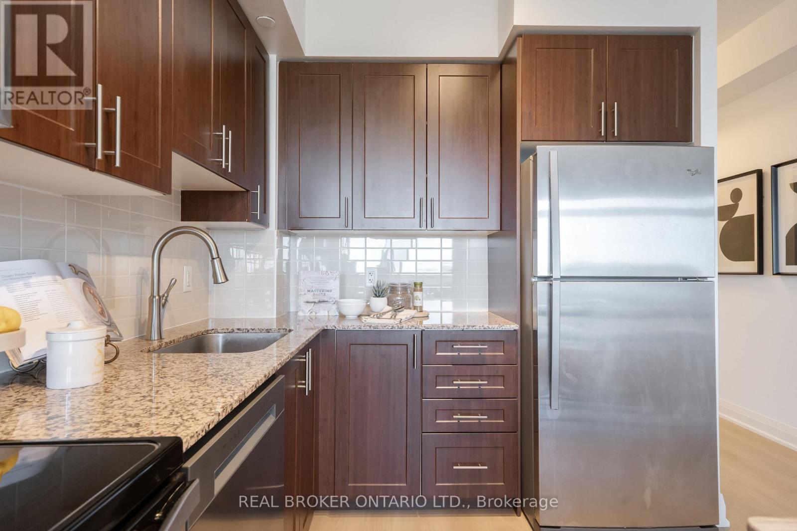 1214 - 85 North Park Road, Vaughan, Ontario  L4J 0H9 - Photo 9 - N13761832