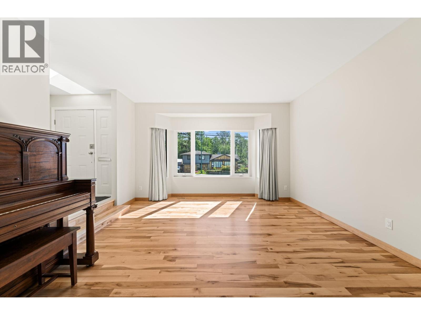 218 Mundy Street, Coquitlam, British Columbia  V3K 5M3 - Photo 10 - R3163148