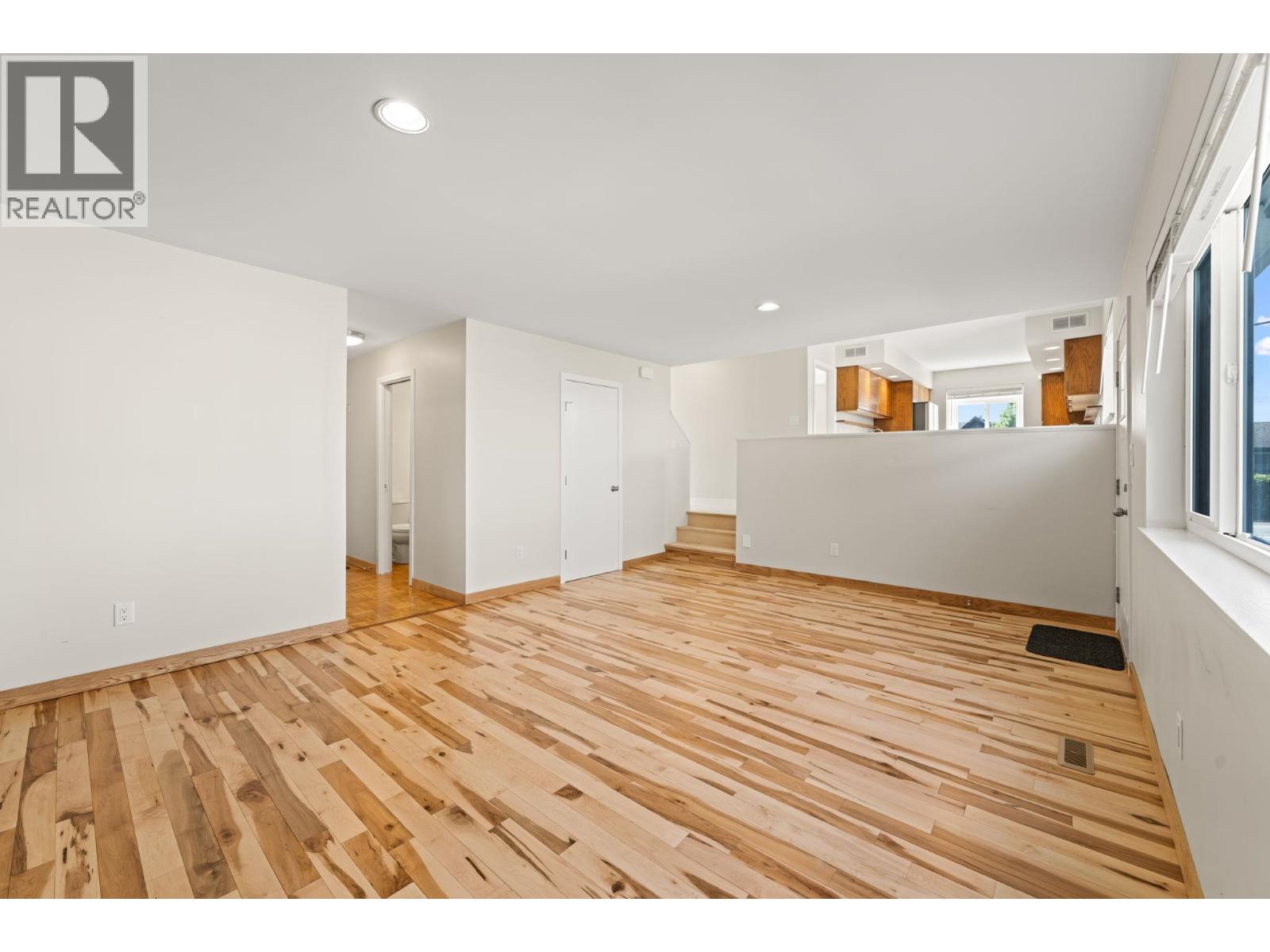 218 Mundy Street, Coquitlam, British Columbia  V3K 5M3 - Photo 17 - R3163148