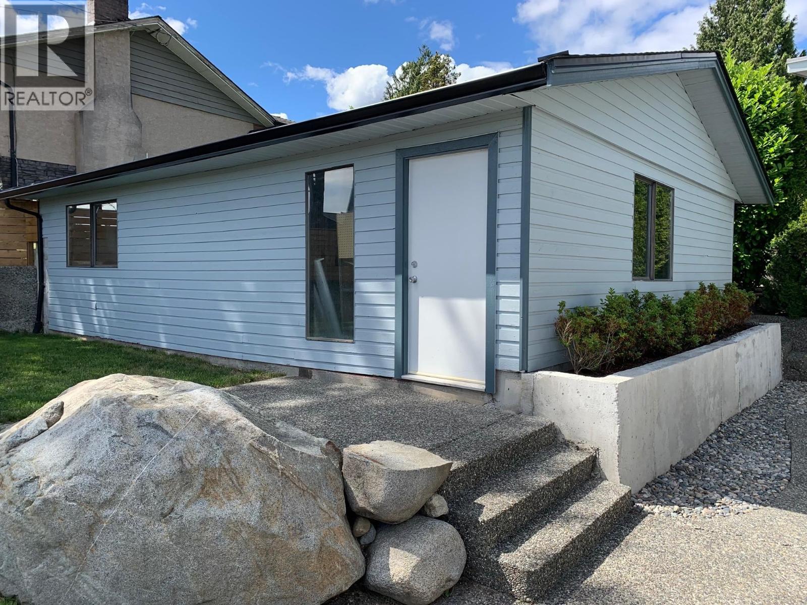 218 Mundy Street, Coquitlam, British Columbia  V3K 5M3 - Photo 3 - R3163148