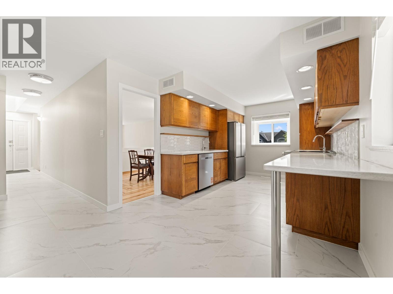 218 Mundy Street, Coquitlam, British Columbia  V3K 5M3 - Photo 6 - R3163148