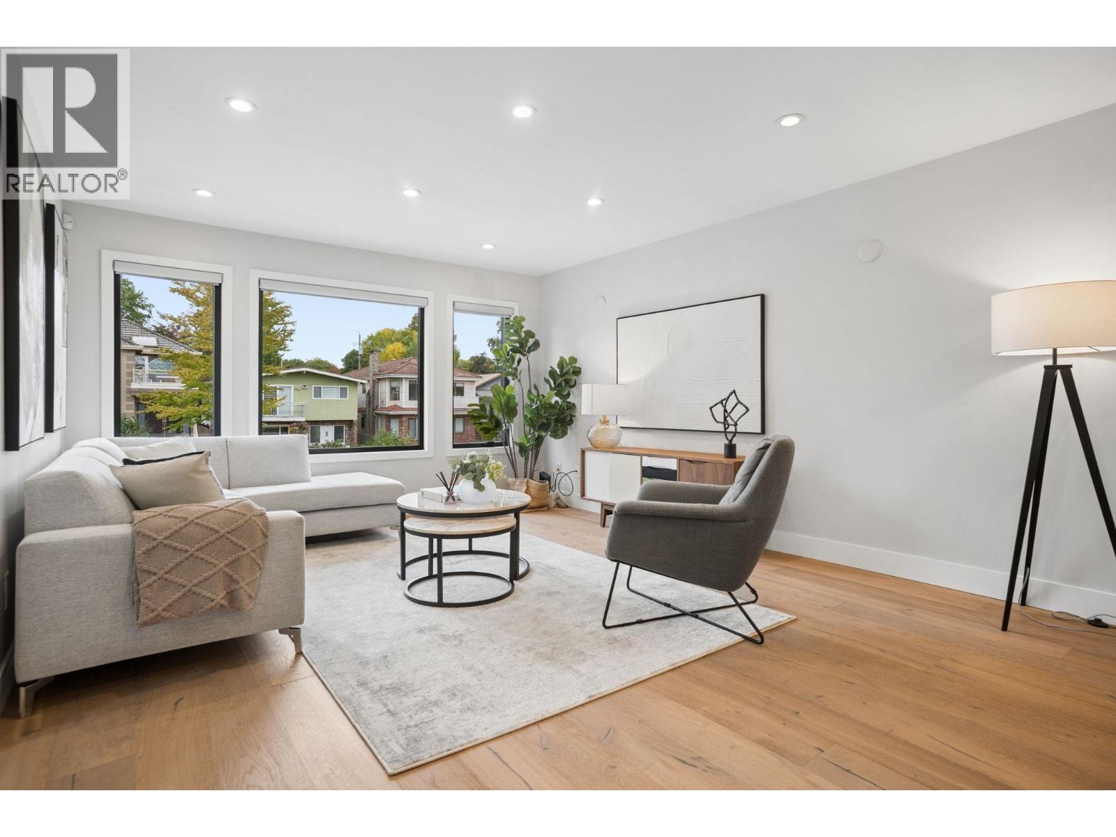 76 E 46th Avenue, Vancouver, British Columbia  V5W 1Z1 - Photo 2 - R3163168