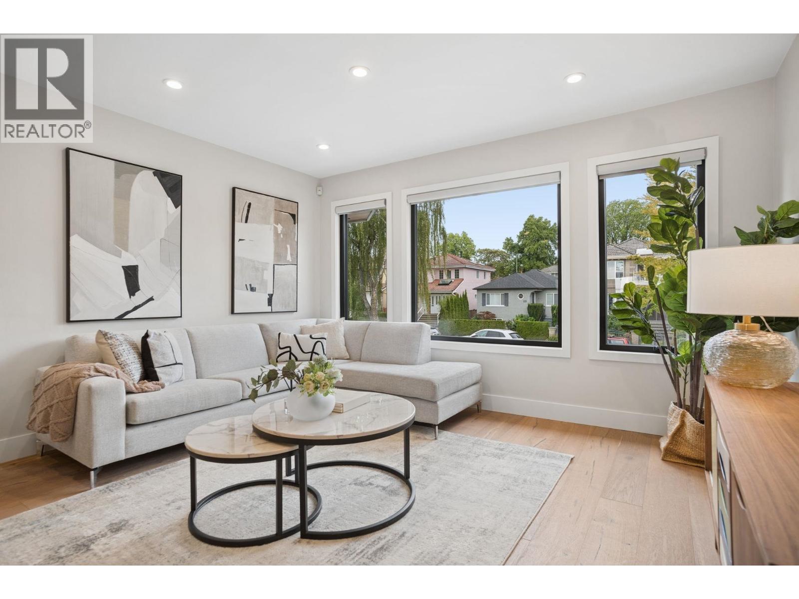 76 E 46th Avenue, Vancouver, British Columbia  V5W 1Z1 - Photo 3 - R3163168
