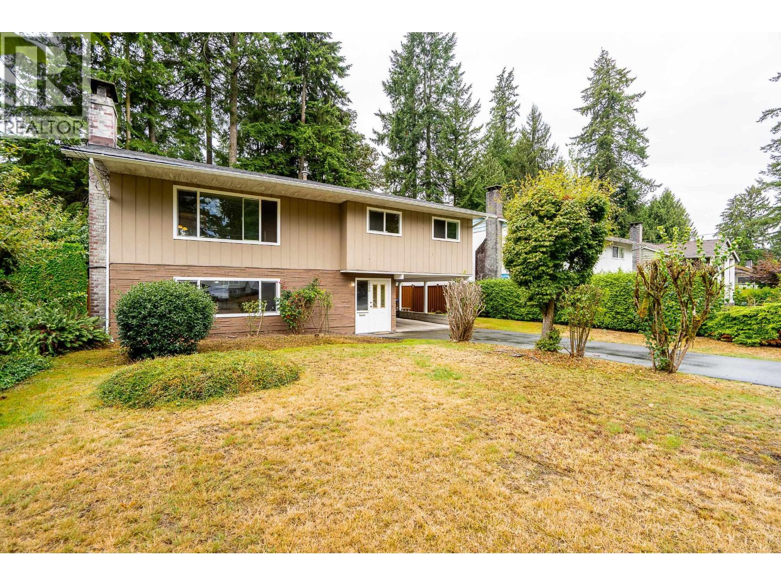 2580 Patricia Avenue, Port Coquitlam, British Columbia  V3B 2H4 - Photo 2 - R3163199