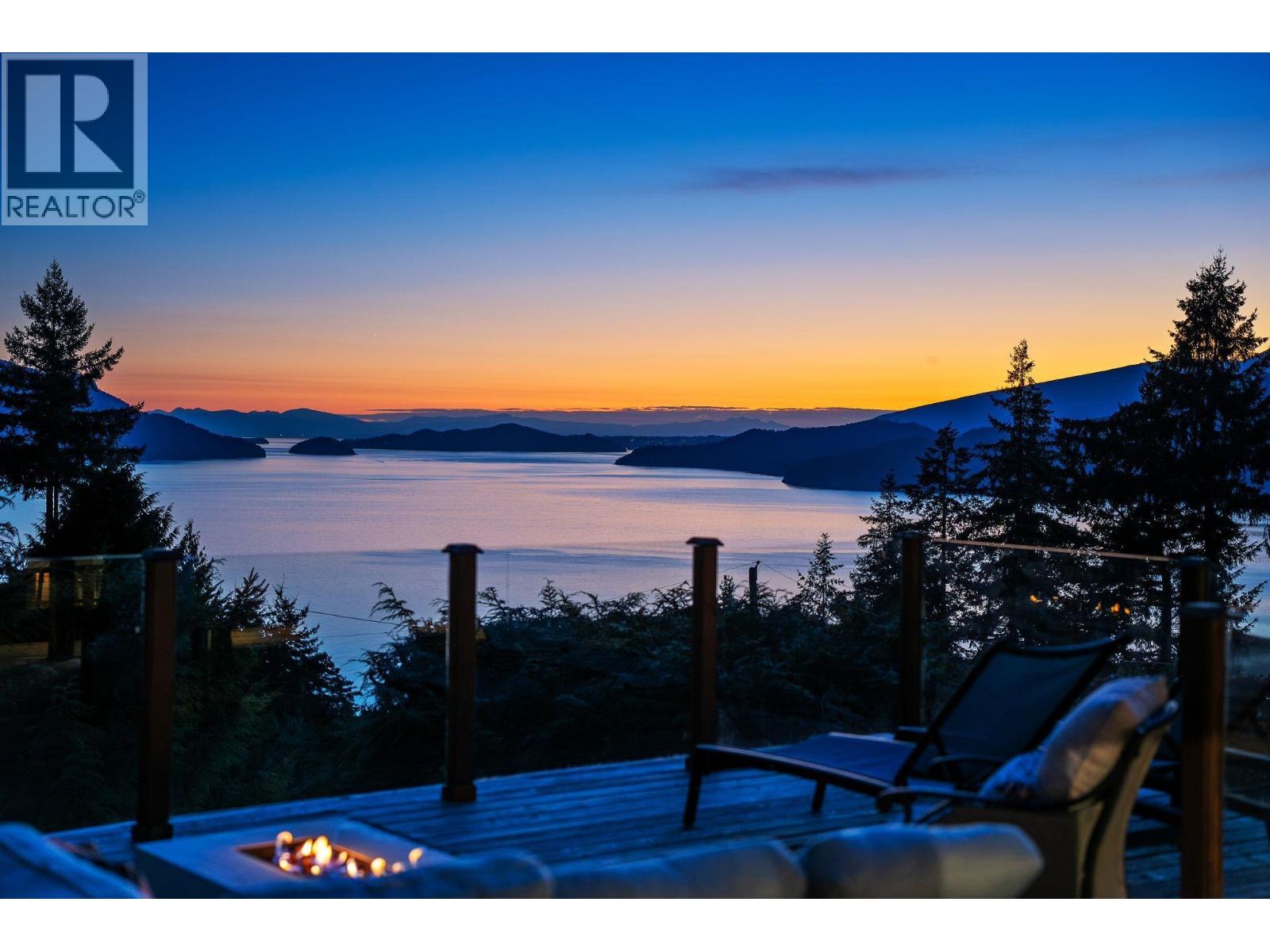 505 Upper Bayview Road, Lions Bay, British Columbia  V0N 2E0 - Photo 2 - R3163200