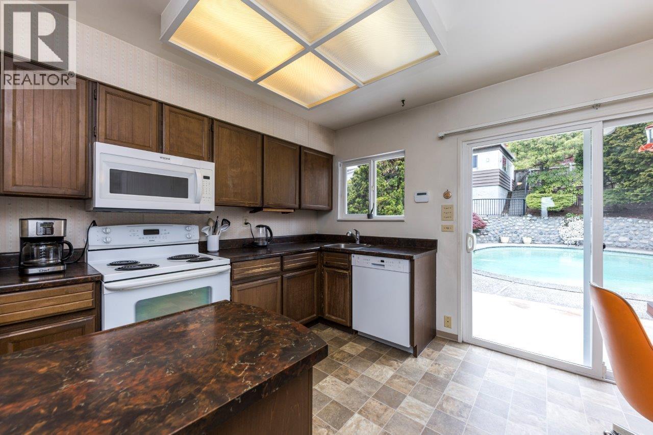 4581 Sunland Place, Burnaby, British Columbia  V5J 3A3 - Photo 14 - R3163208