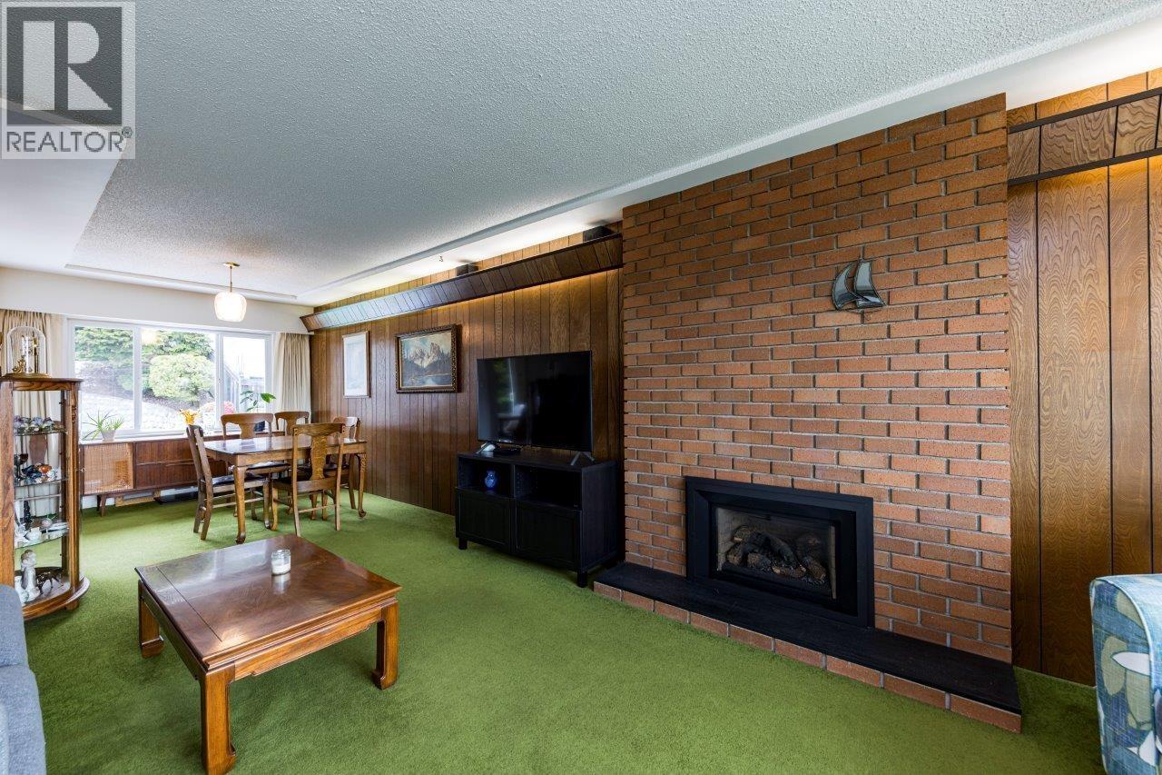 4581 Sunland Place, Burnaby, British Columbia  V5J 3A3 - Photo 9 - R3163208