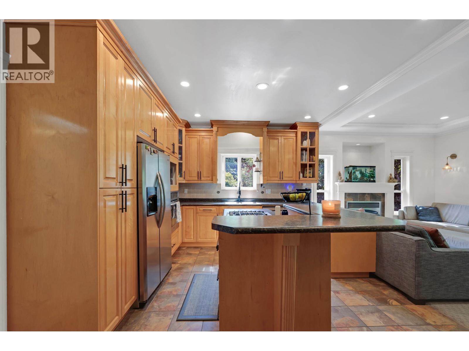 38030 Seventh Avenue, Squamish, British Columbia  V8B 0J7 - Photo 11 - R3163215