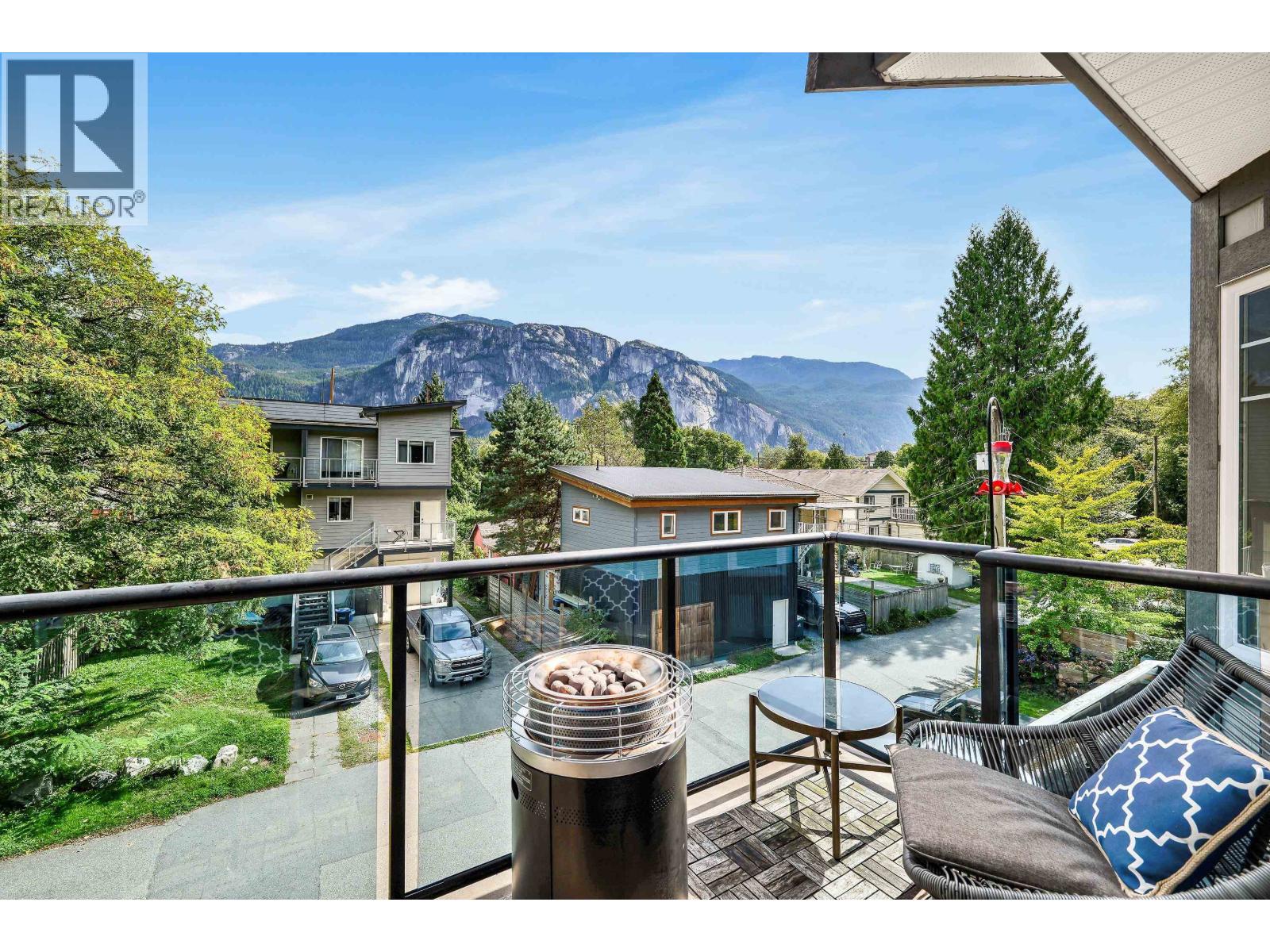 38030 Seventh Avenue, Squamish, British Columbia  V8B 0J7 - Photo 3 - R3163215