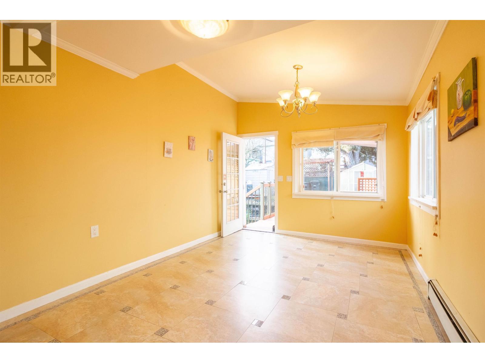 111 N Fell Avenue, Burnaby, British Columbia  V5B 1L3 - Photo 10 - R3163244