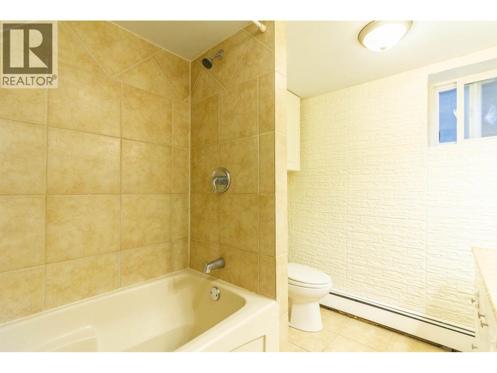 111 N Fell Avenue, Burnaby, British Columbia  V5B 1L3 - Photo 31 - R3163244