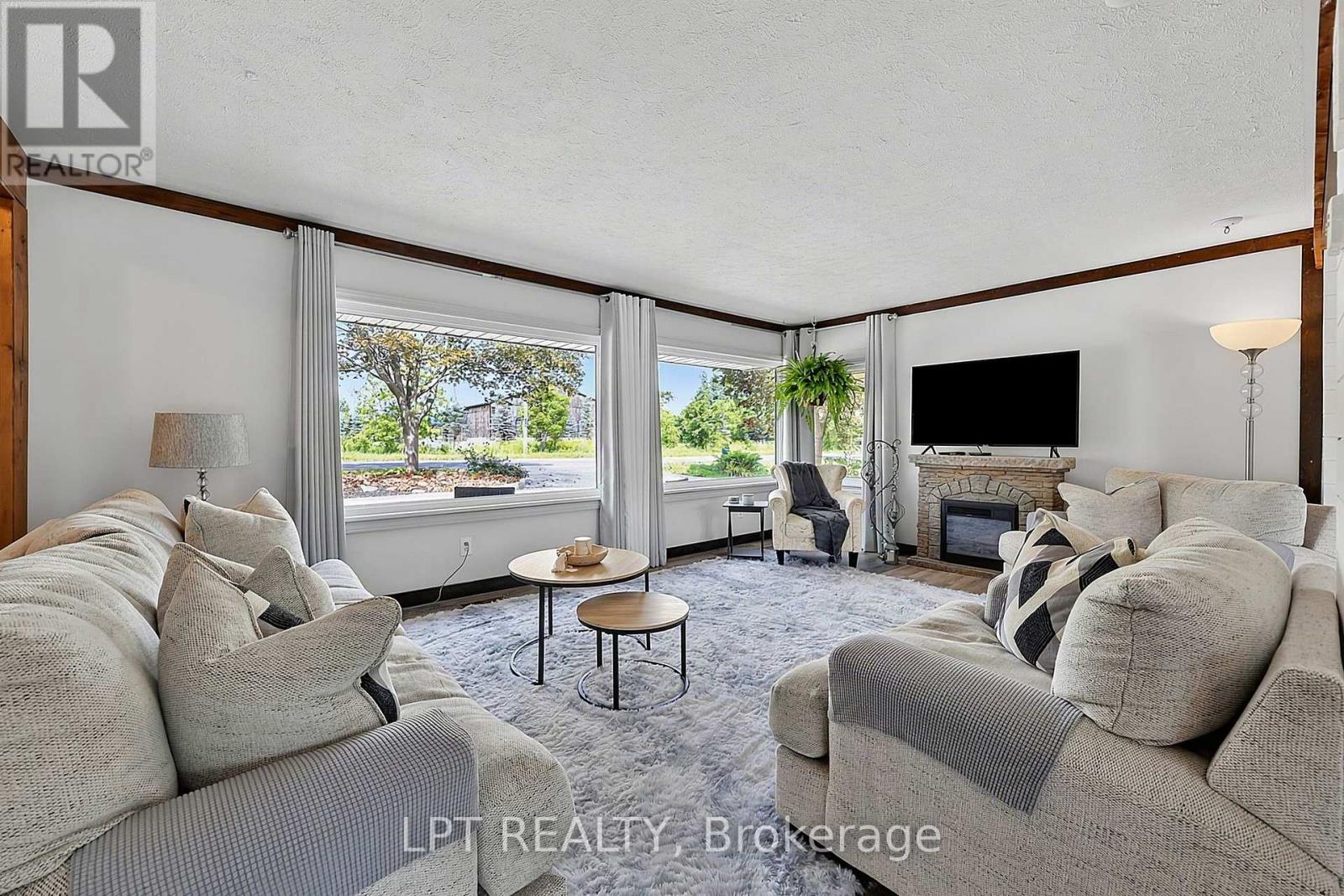 2447 Ridge Road W, Oro-Medonte, Ontario L0L 2L0 - Photo 7 - S13761848