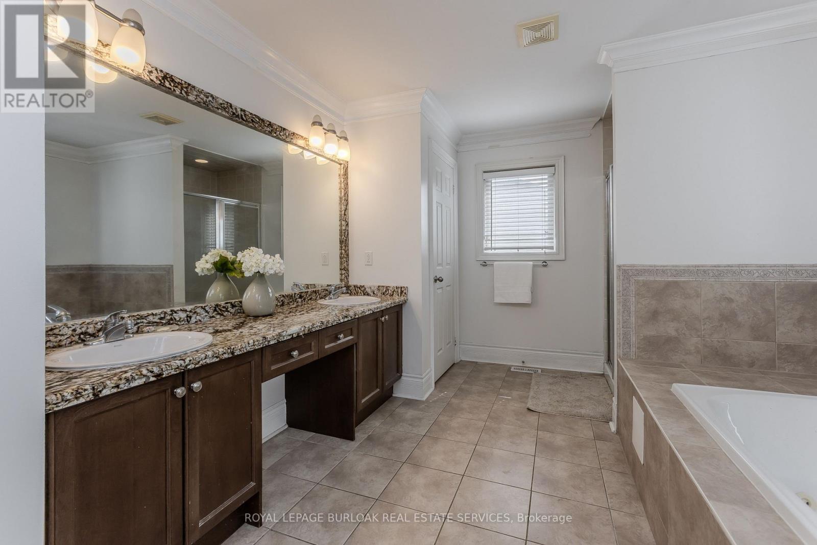 2194 Berwick Drive, Burlington, Ontario  L7M 5C3 - Photo 18 - W13761738