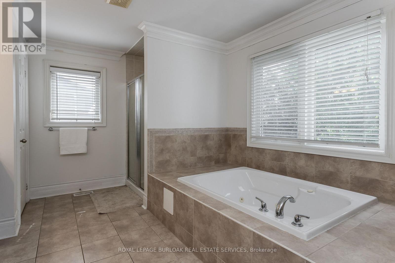 2194 Berwick Drive, Burlington, Ontario  L7M 5C3 - Photo 19 - W13761738