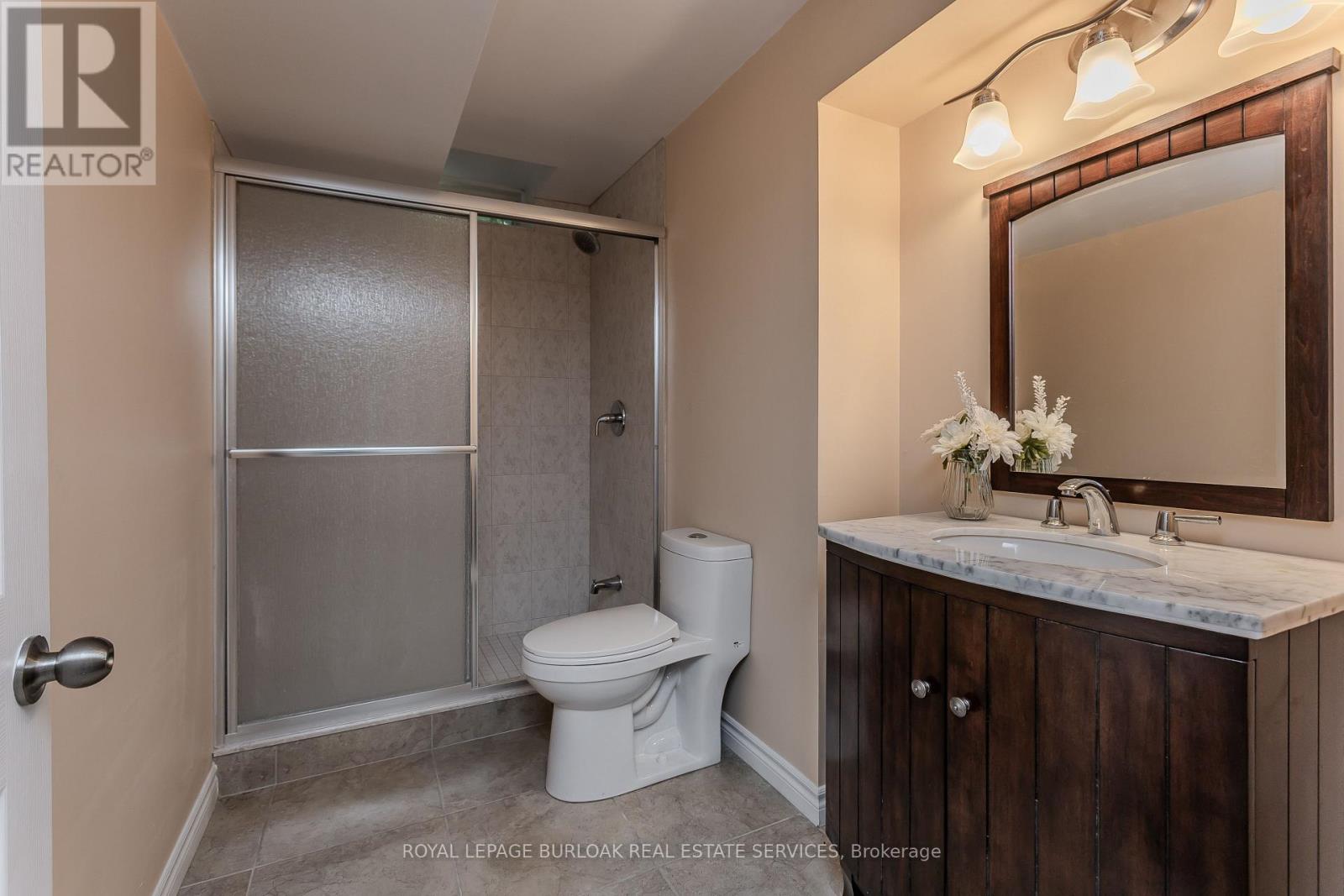 2194 Berwick Drive, Burlington, Ontario  L7M 5C3 - Photo 25 - W13761738