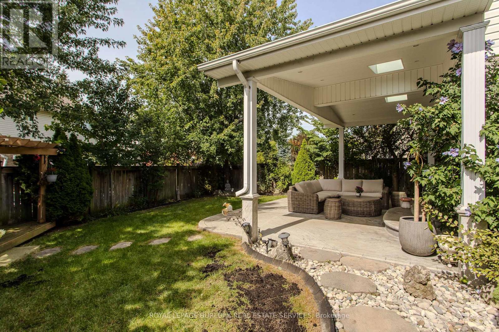 2194 Berwick Drive, Burlington, Ontario  L7M 5C3 - Photo 31 - W13761738
