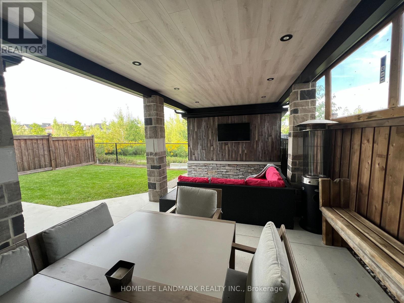 563 Beam Court, Milton, Ontario  L9E 1L4 - Photo 2 - W13761748