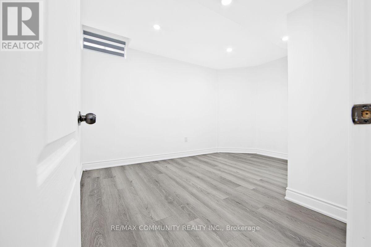 Bsmt - 64 Fallstar Crescent, Brampton, Ontario  L7A 2J7 - Photo 7 - W13761776