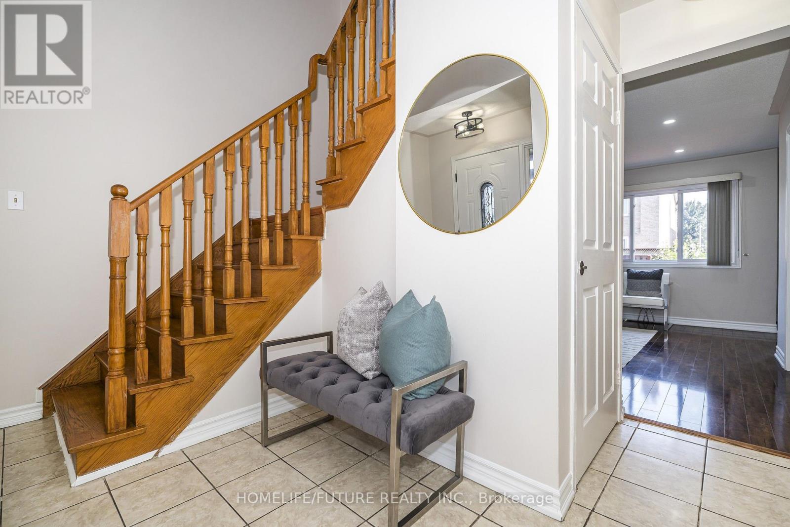 48 Creditstone Road, Brampton, Ontario  L6Y 4G1 - Photo 3 - W13761788