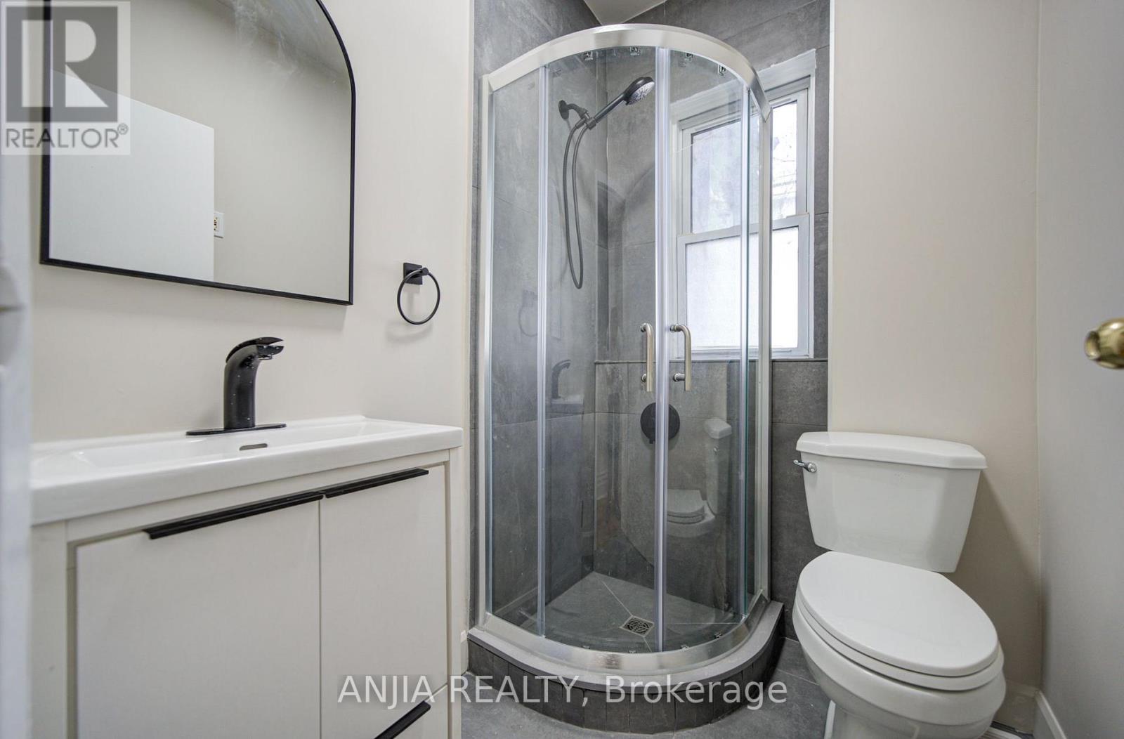 1063 Dufferin Street, Toronto, Ontario  M6H 4B5 - Photo 5 - W13761810