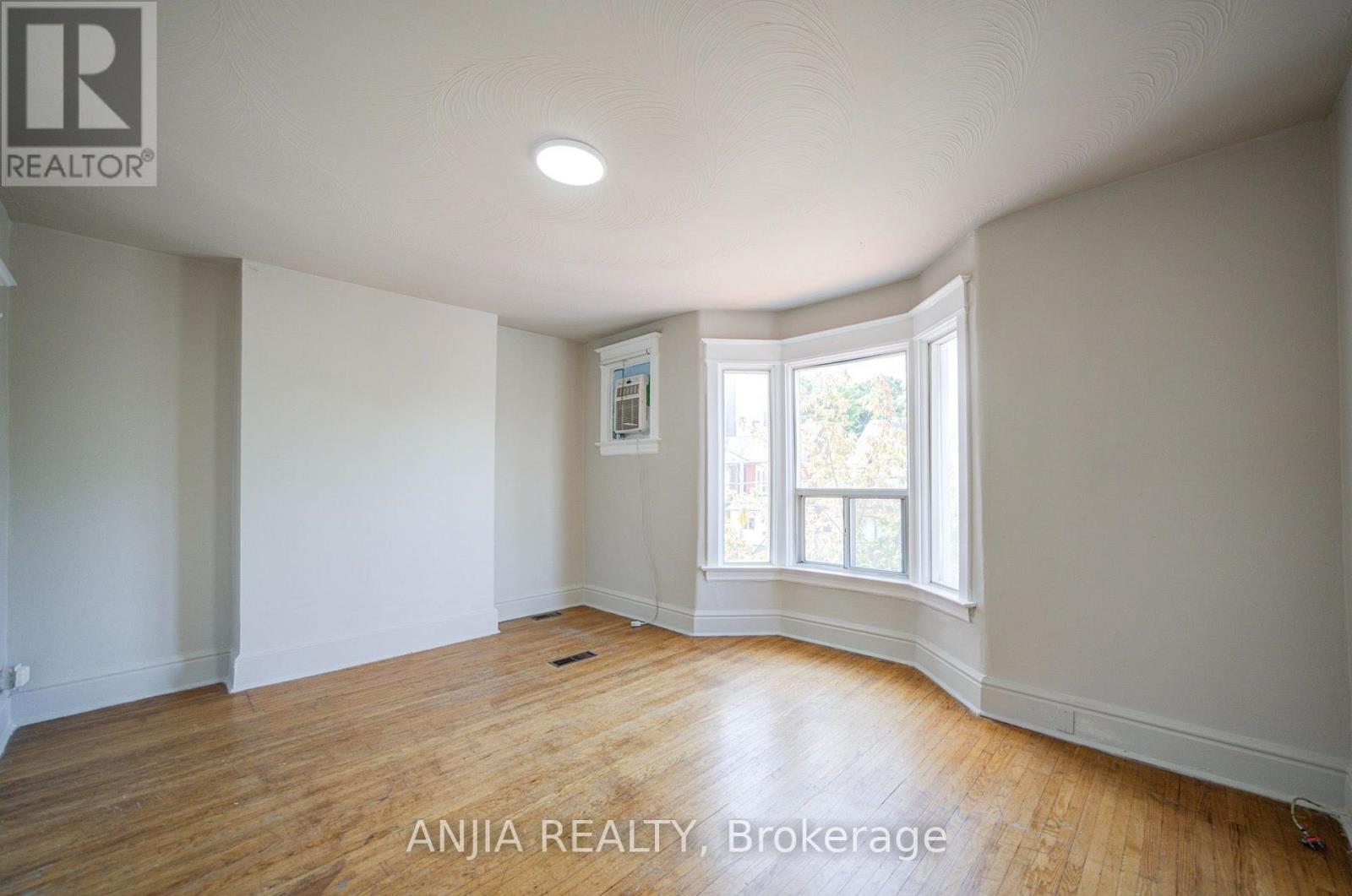 1063 Dufferin Street, Toronto, Ontario  M6H 4B5 - Photo 9 - W13761810